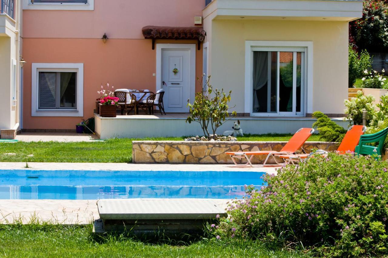 Brina'S Luxury Apartments Agioi Apostoloi  Екстериор снимка