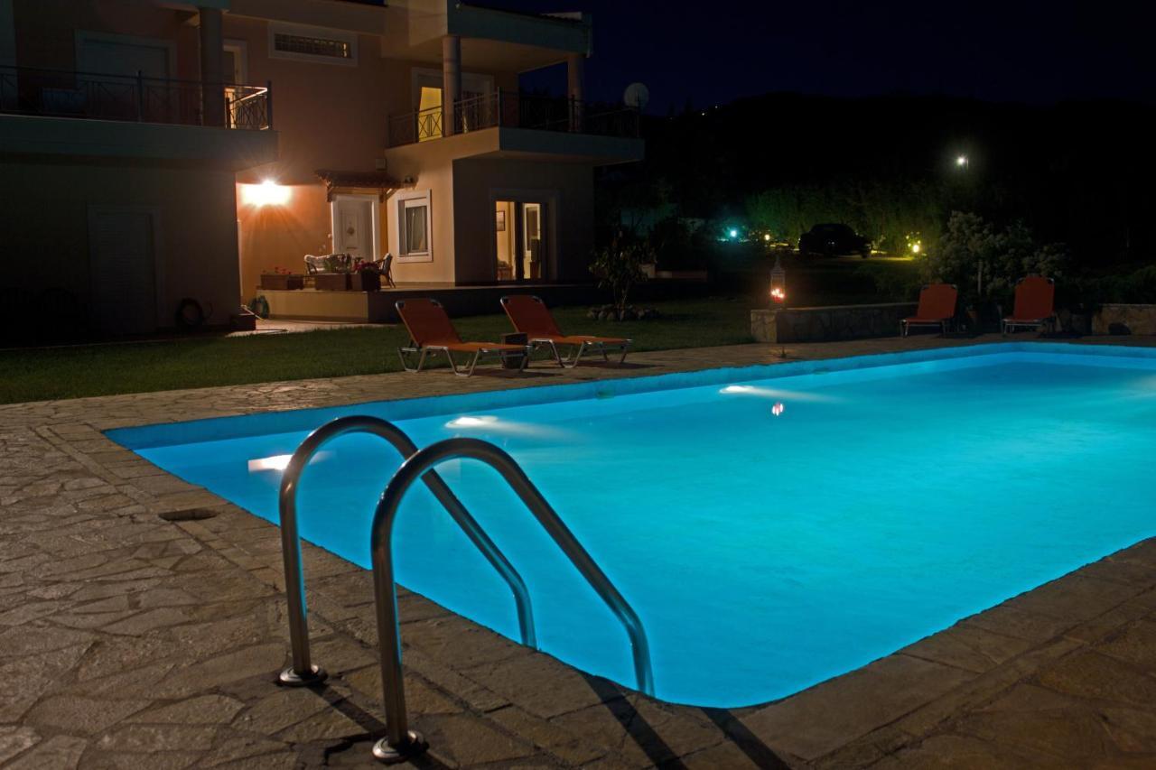 Brina'S Luxury Apartments Agioi Apostoloi  Екстериор снимка